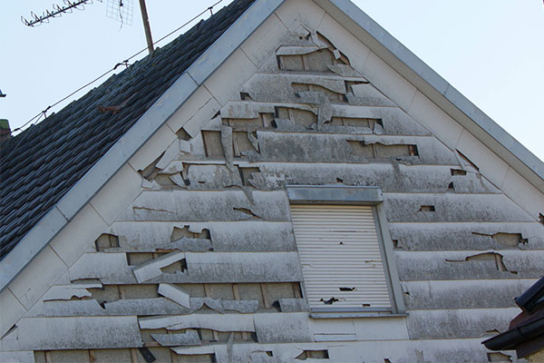 Top 5 Signs Your Roof or Siding Needs Attention Before It Costs You More